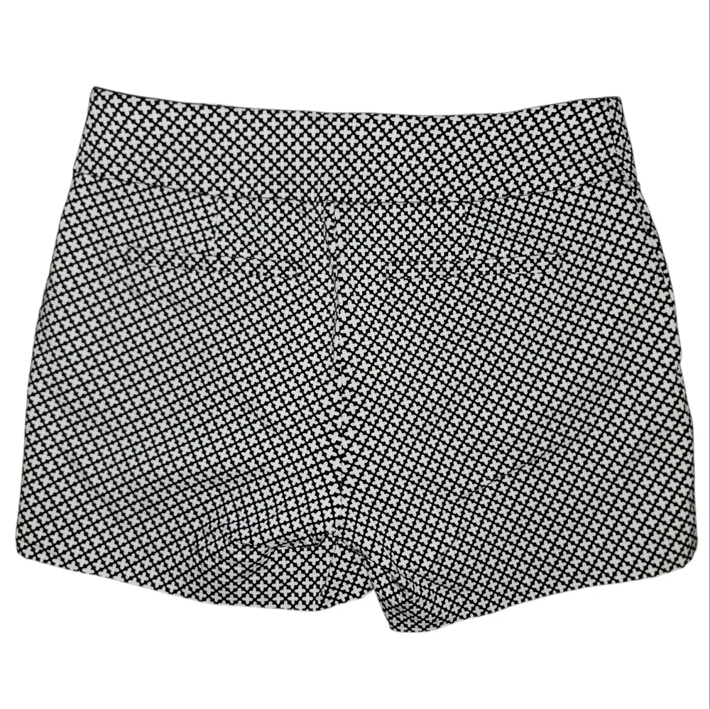 New York & Company STRETCH | Black And White Checkered Stretch Shorts Womens Med - Picture 3 of 10